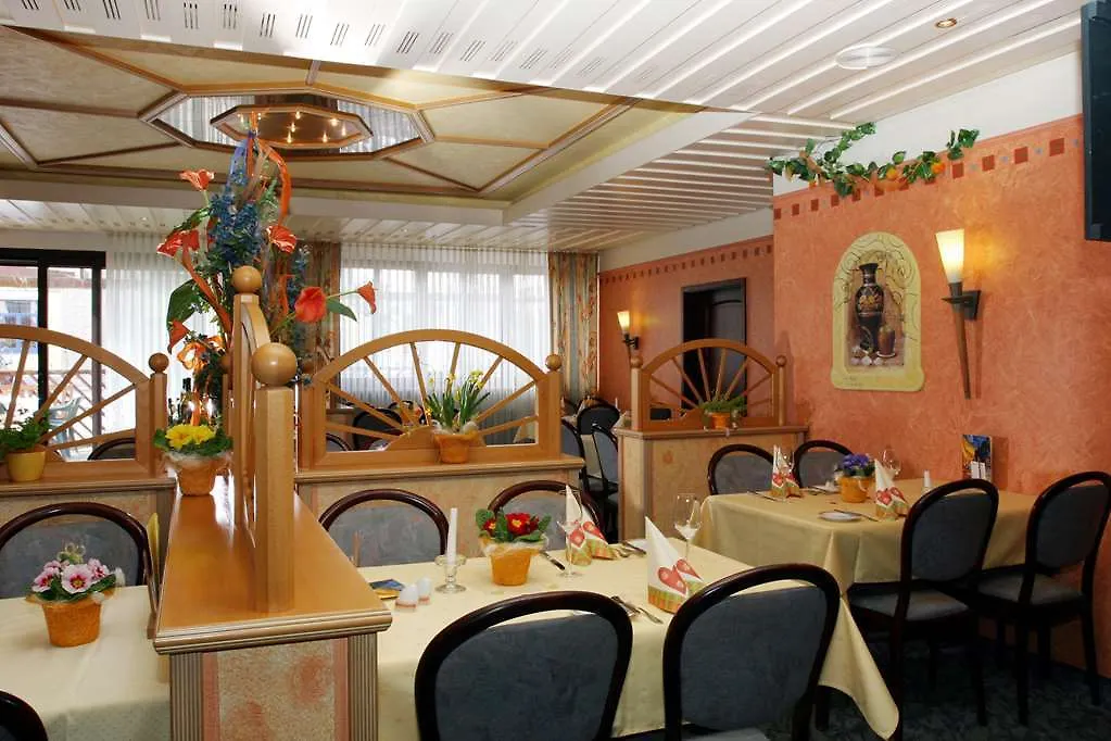 Ringhotel Reubel Zirndorf 4*,