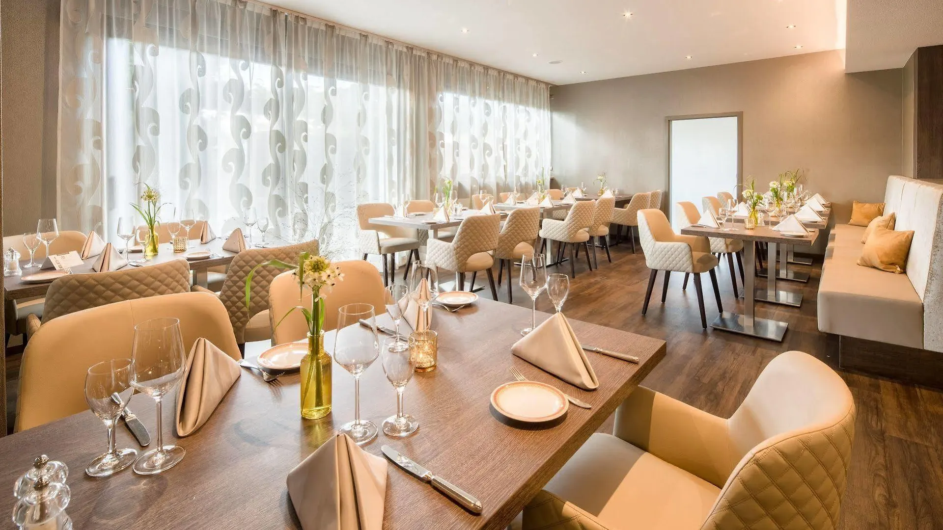 Ringhotel Reubel Zirndorf 4*,